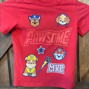 Place Adorable t-shirt with jacket and pants.